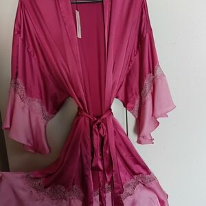 Elegant Pink Lace Trim Robe